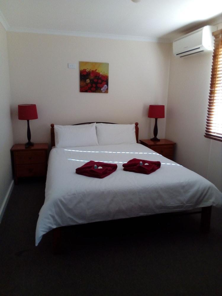 แอร์พอร์ตวิยาล่า Motel ไวอาลา ภายนอก รูปภาพ