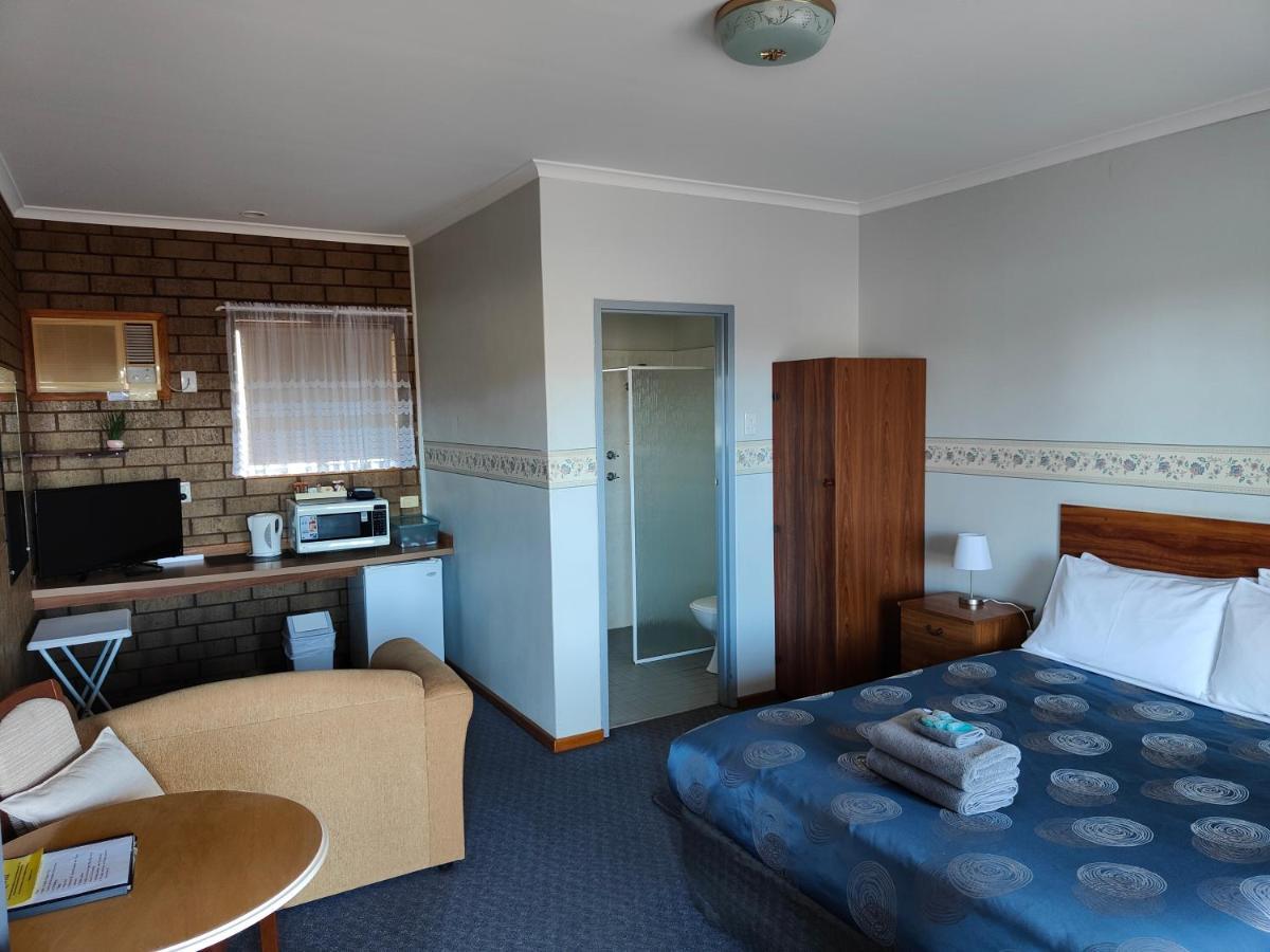 แอร์พอร์ตวิยาล่า Motel ไวอาลา ภายนอก รูปภาพ